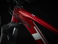 Trek Marlin 6 S 27.5 Rage Red to Dnister Black Fade